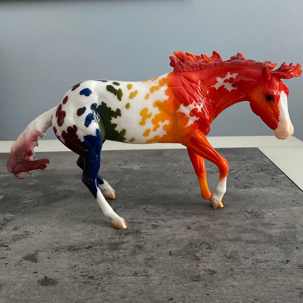 🌈 Breyer Horse Spectrum 2020 Flagship Model Glossy